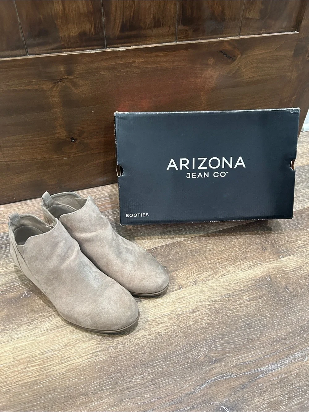 Arizona Jean Company Taupe Suede Ankle Booties - has original box - Size 9